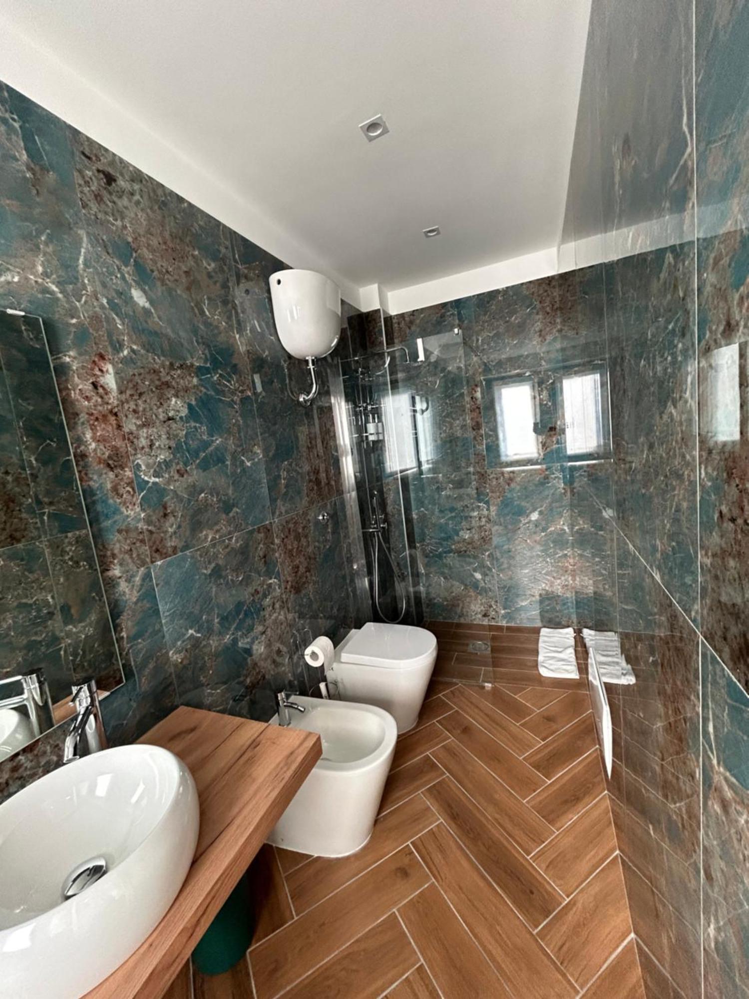 Savior Deluxe Rooms Napels Buitenkant foto