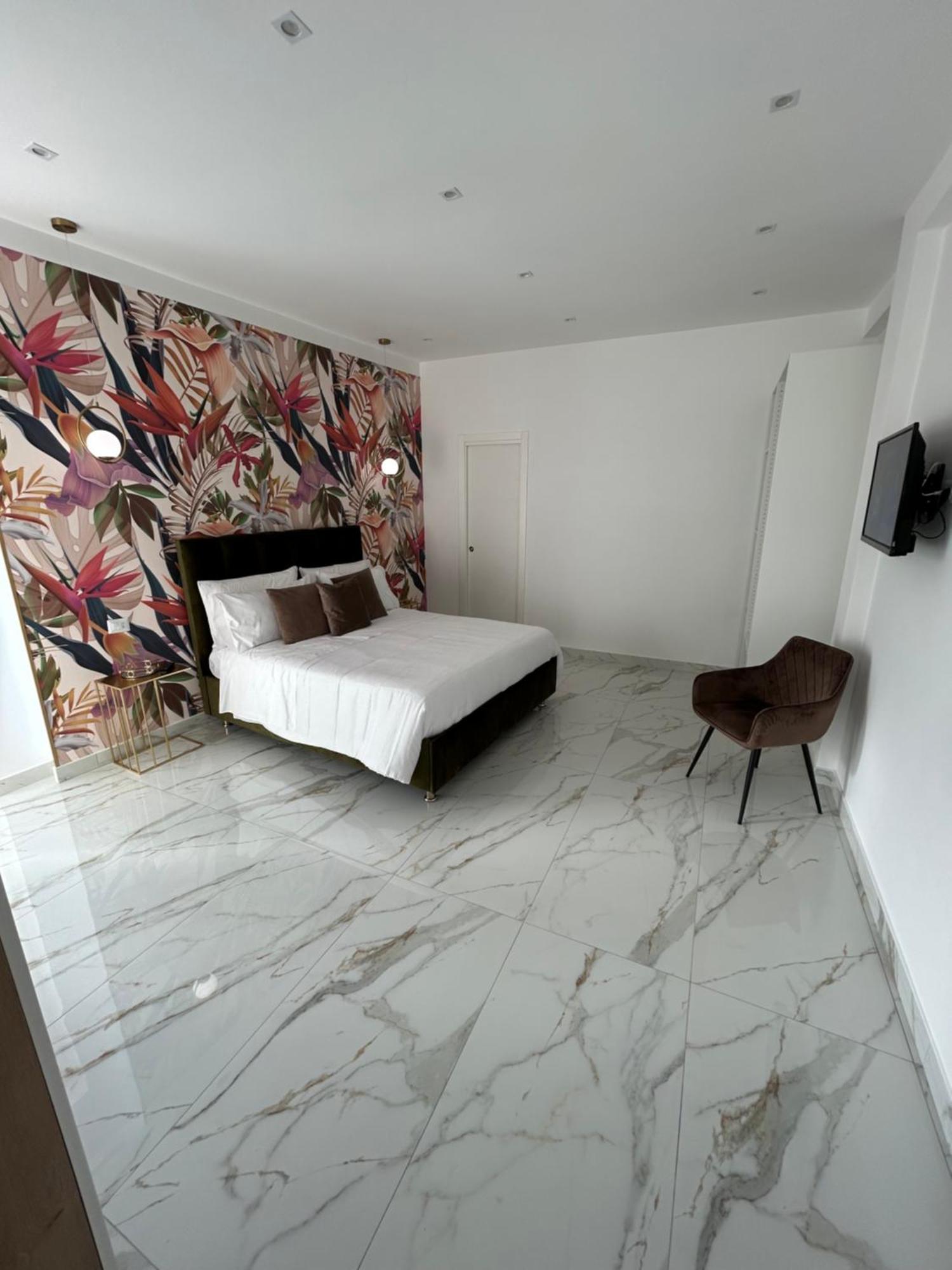 Savior Deluxe Rooms Napels Buitenkant foto