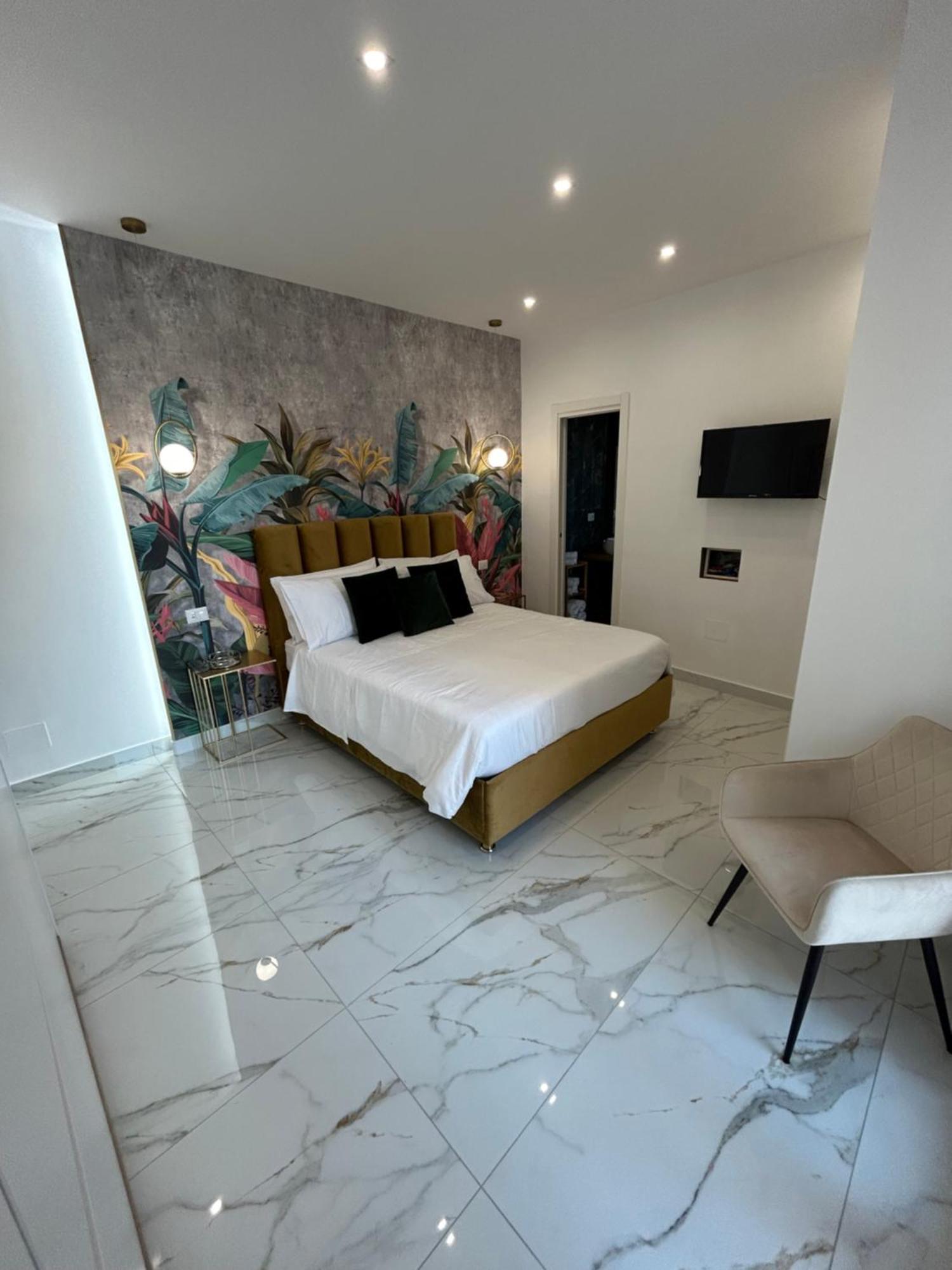 Savior Deluxe Rooms Napels Buitenkant foto