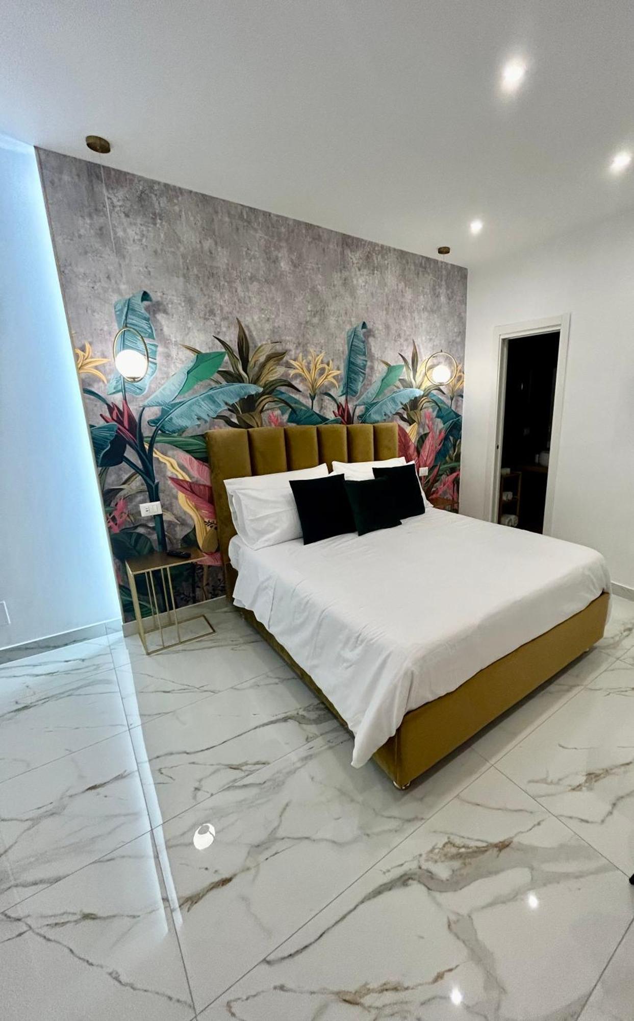 Savior Deluxe Rooms Napels Buitenkant foto